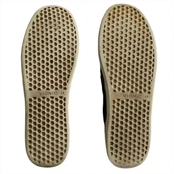 Vionic Women’s Black Suede Slip-On Flats US 9 Dark Academia - Picture 13 of 16